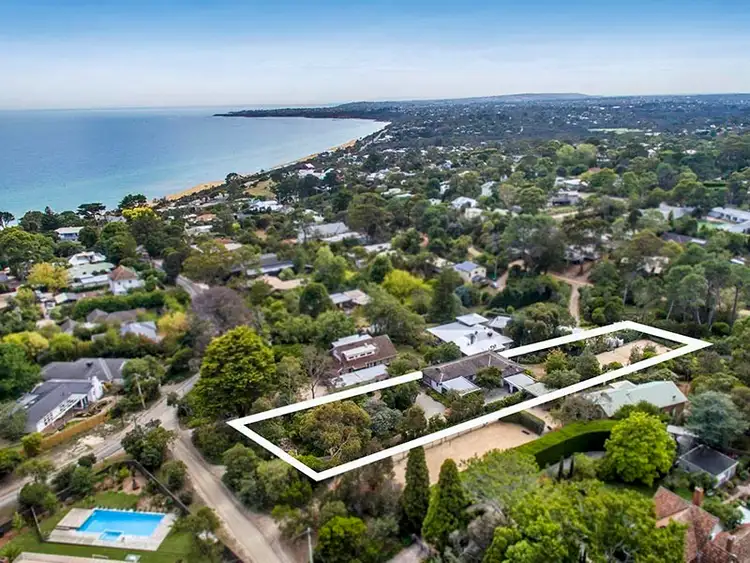 1 Irvine Avenue, Mount Martha VIC 3934