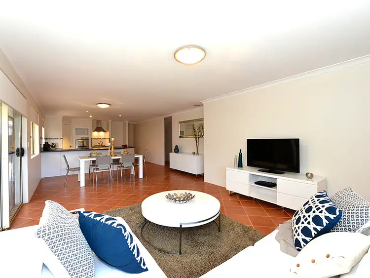 5 Sunray Circle, Ellenbrook WA 6069