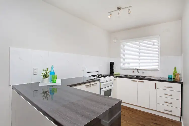Fourth view of Homely apartment listing, 4/4 Cooper Street, Sunshine VIC 3020