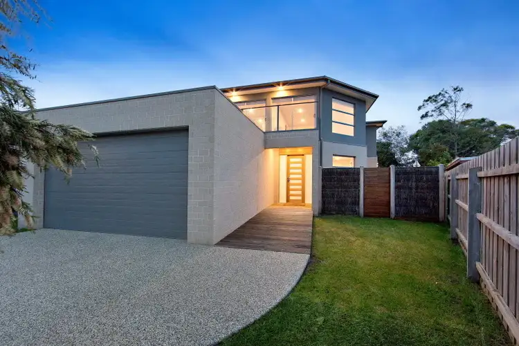 2a Bayview Road, Mornington VIC 3931