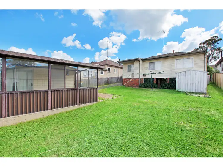 15 Bocking Avenue, Bradbury NSW 2560