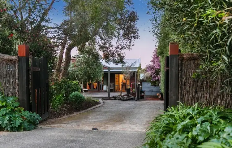 83 Bay Road, Mount Martha VIC 3934