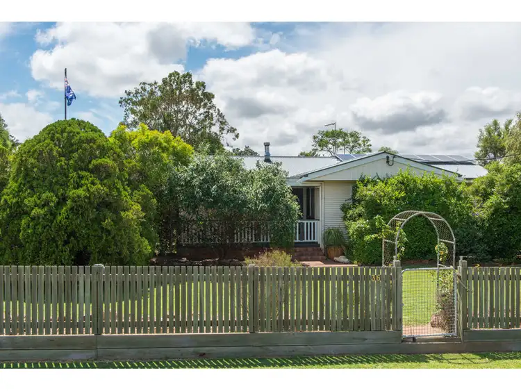 36 Mocatta Street, Goombungee QLD 4354