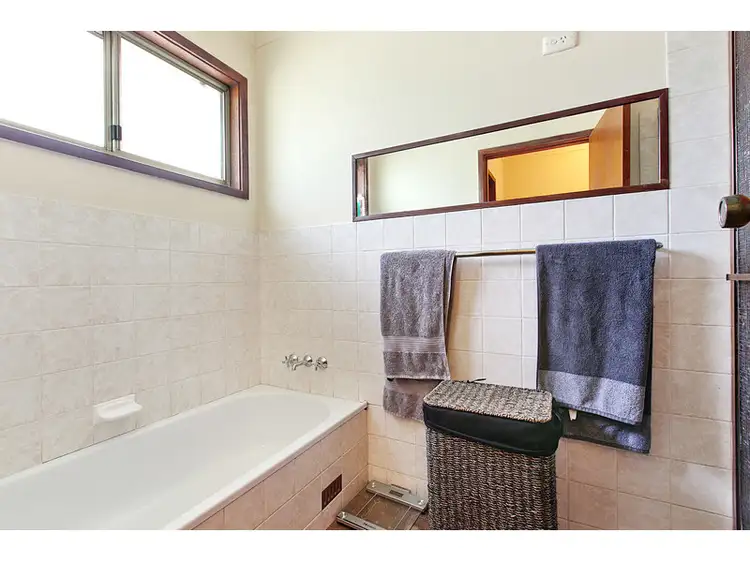 Fifth view of Homely house listing, 2 Saarinen Close, Thornton NSW 2322