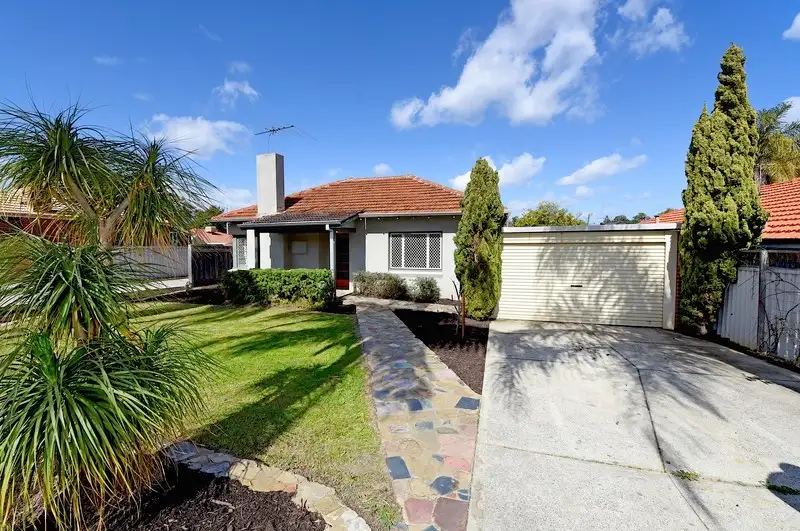 Main view of Homely house listing, 1/105 Monash Avenue, Como WA 6152