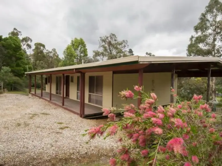 25 Valley Fair Rise, Macs Cove VIC 3723