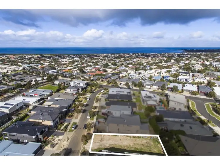 11 Shorebreak Street, Torquay VIC 3228