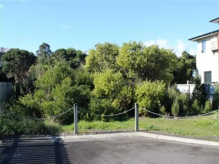 14 Salmon Row, 227-229 Smiths Beach Road, Smiths Beach VIC 3922