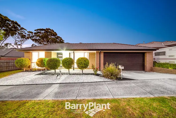 10 Doonie Way, Pakenham VIC 3810