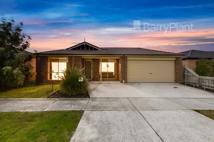 30 Walnut Way, Pakenham VIC 3810