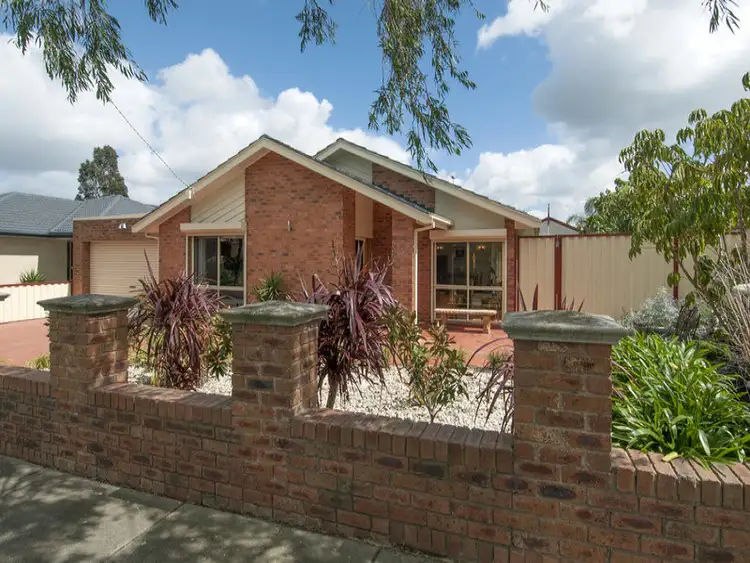 Second view of Homely house listing, 5 Kinlora Avenue, Epping VIC 3076