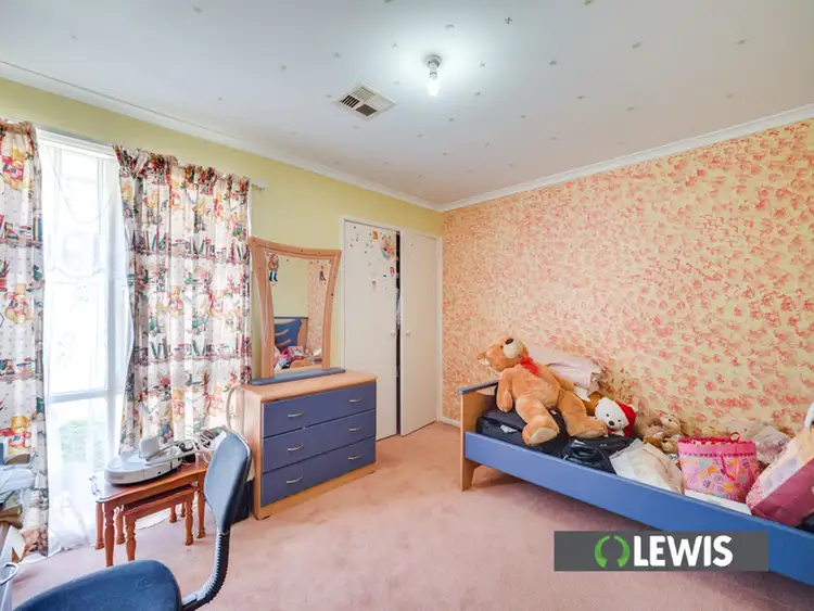 Seventh view of Homely house listing, 4 Acacia Close, Meadow Heights VIC 3048