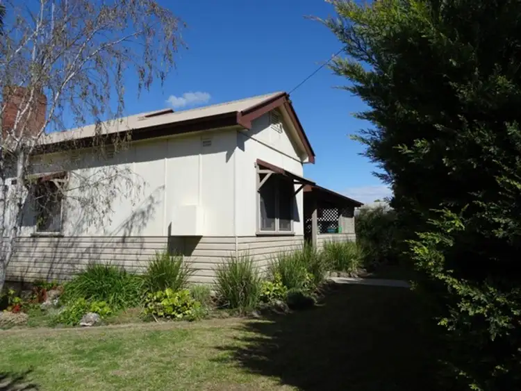 24 Hill Street, Molong NSW 2866