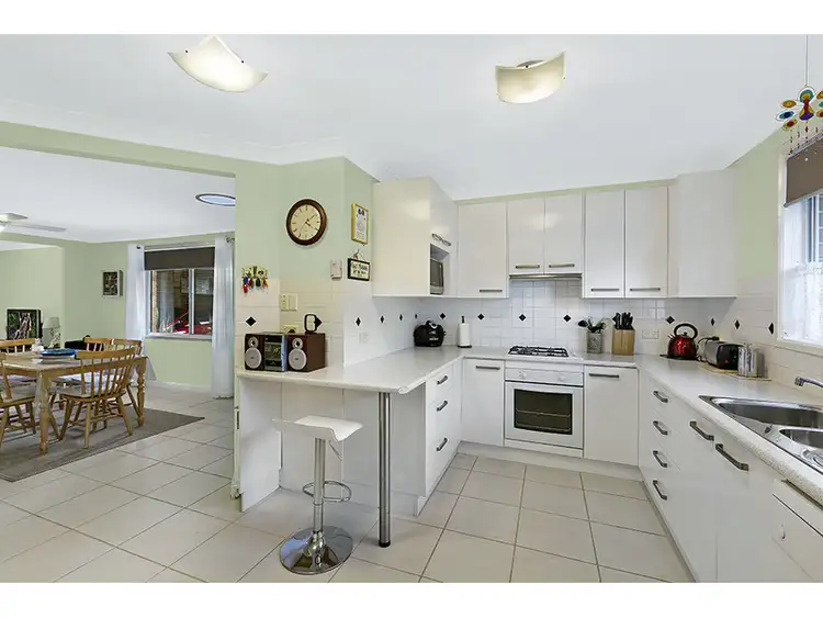 Third view of Homely house listing, 10 St James Avenue, Berkeley Vale NSW 2261