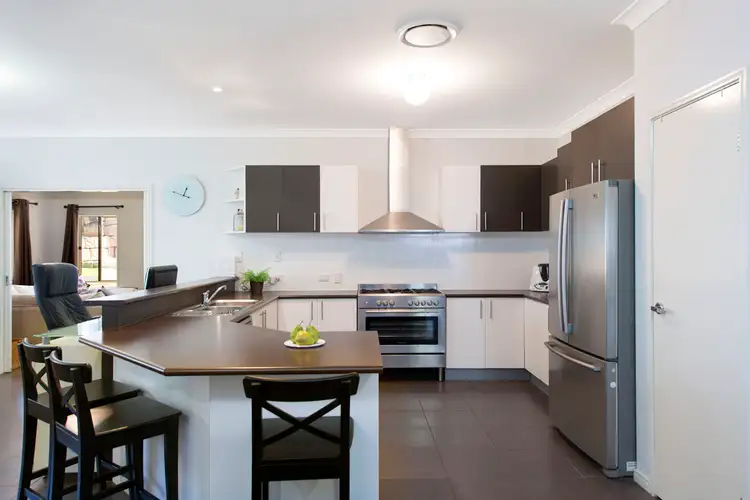 11 Rise Place, Moggill QLD 4070