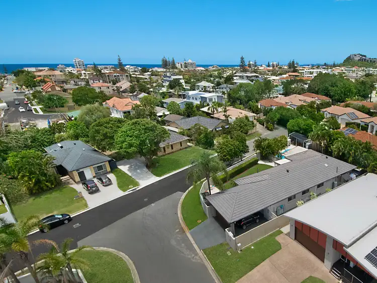 10 Sovereign Drive, Mermaid Waters QLD 4218