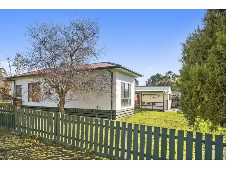 16 Noel Street, Lancefield VIC 3435
