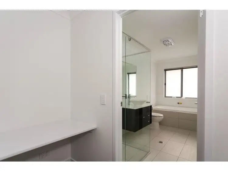 Seventh view of Homely unit listing, 3/19 Rees Court, Elanora QLD 4221