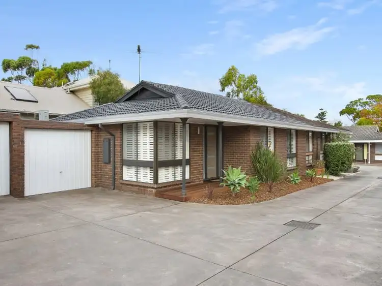 Second view of Homely unit listing, 2/52 Queen Street, Mornington VIC 3931