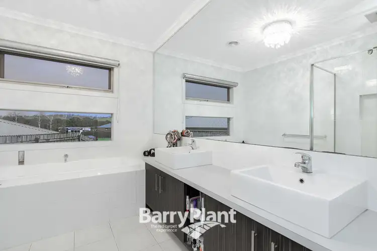 Third view of Homely house listing, 5 Wotan Court, Drouin VIC 3818