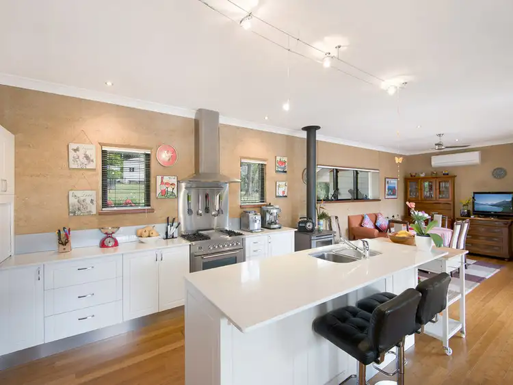 94 Sunrise Drive, Ocean View QLD 4521