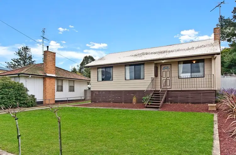 7 White Avenue, Hamilton VIC 3300