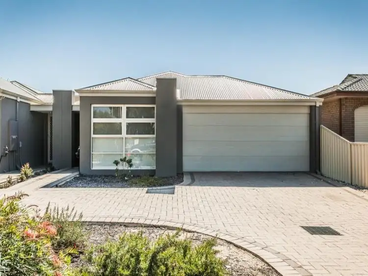 174B Railway Parade, Queens Park WA 6107