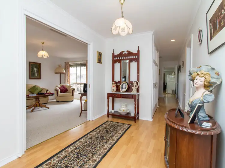 Sixth view of Homely house listing, 8 Nirvana Court, Frankston VIC 3199