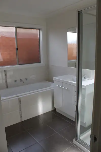 Sixth view of Homely unit listing, 2-14 Shakespeare Court, Drouin VIC 3818
