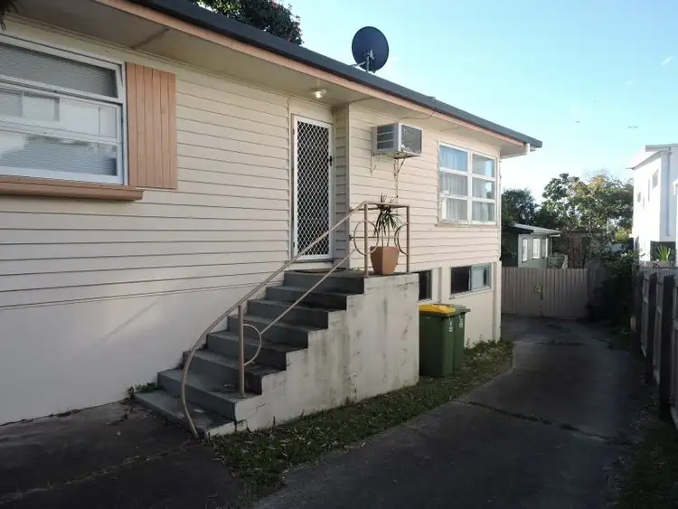 89 Pohlman Street, Southport QLD 4215