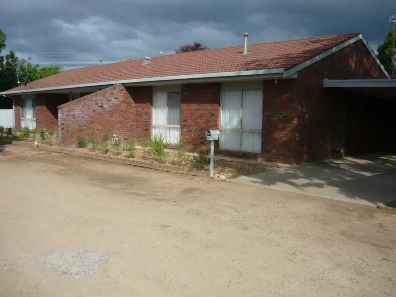 Main view of Homely block of units listing, 1 & 2/90 Salisbury Street, Benalla VIC 3672