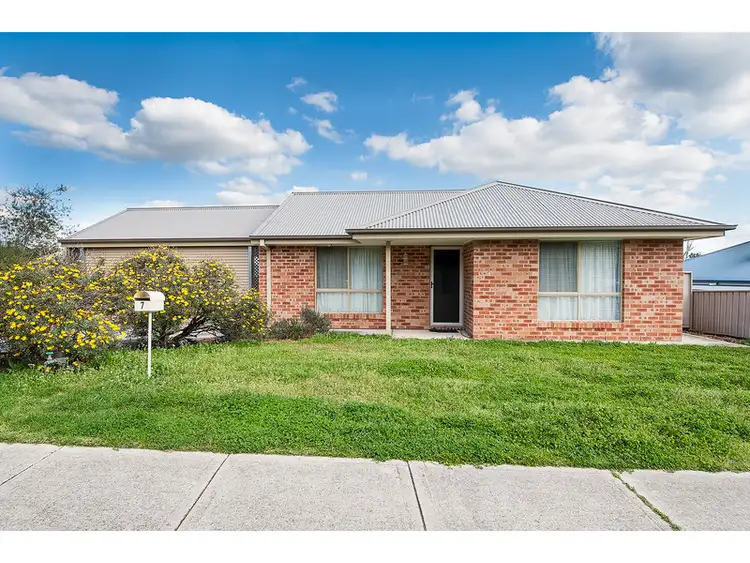 Main view of Homely house listing, 7 Banksia Street, West Albury NSW 2640