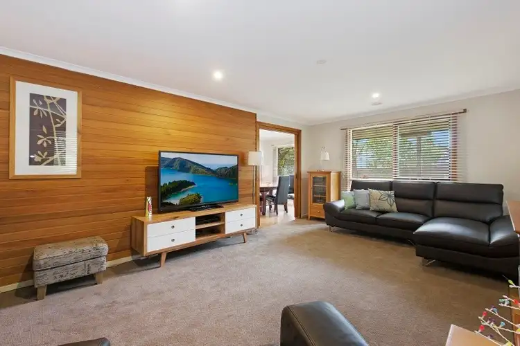 Second view of Homely house listing, 15 Faygate Court, Frankston VIC 3199