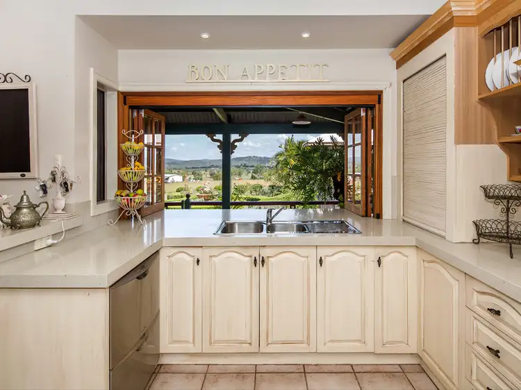 114 Zischke Road, Hatton Vale QLD 4341