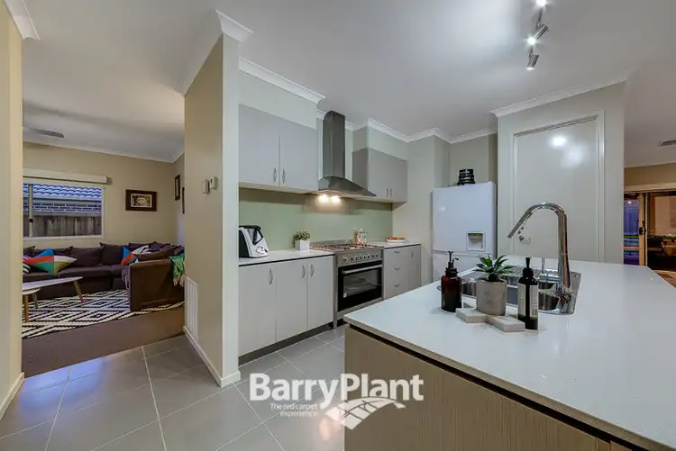 Fifth view of Homely house listing, 8 Hayden Grove, Pakenham VIC 3810