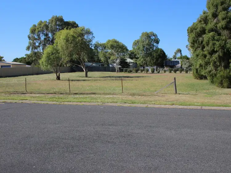 40 and lot 2/29-31 Gannan Street, Clifton QLD 4361
