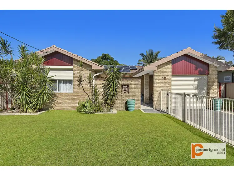 Main view of Homely house listing, 10 St James Avenue, Berkeley Vale NSW 2261