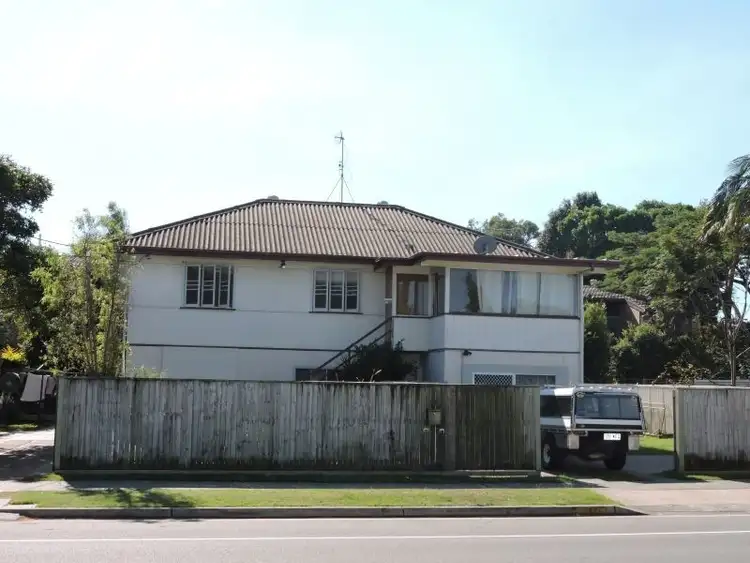 17 Central Street, Labrador QLD 4215