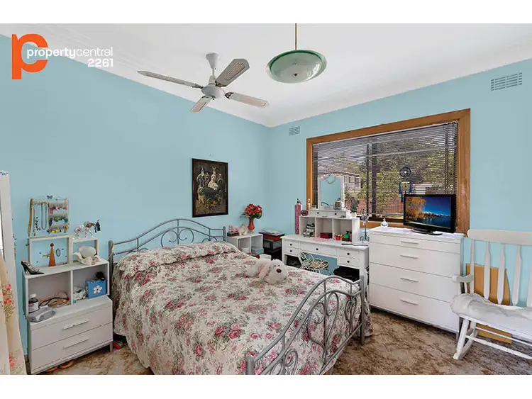 Sixth view of Homely house listing, 230 Lakedge Avenue, Berkeley Vale NSW 2261