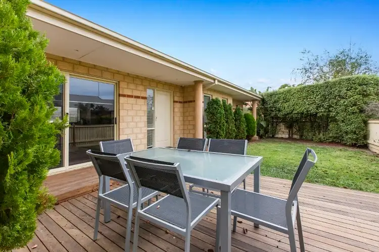 2/10 Shanns Avenue, Mount Martha VIC 3934