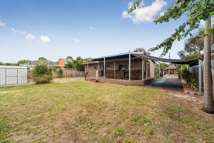 15 Belvedere Road, Seaford VIC 3198