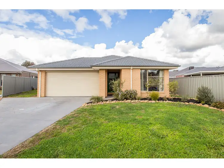 17 Oxford Drive, Thurgoona NSW 2640