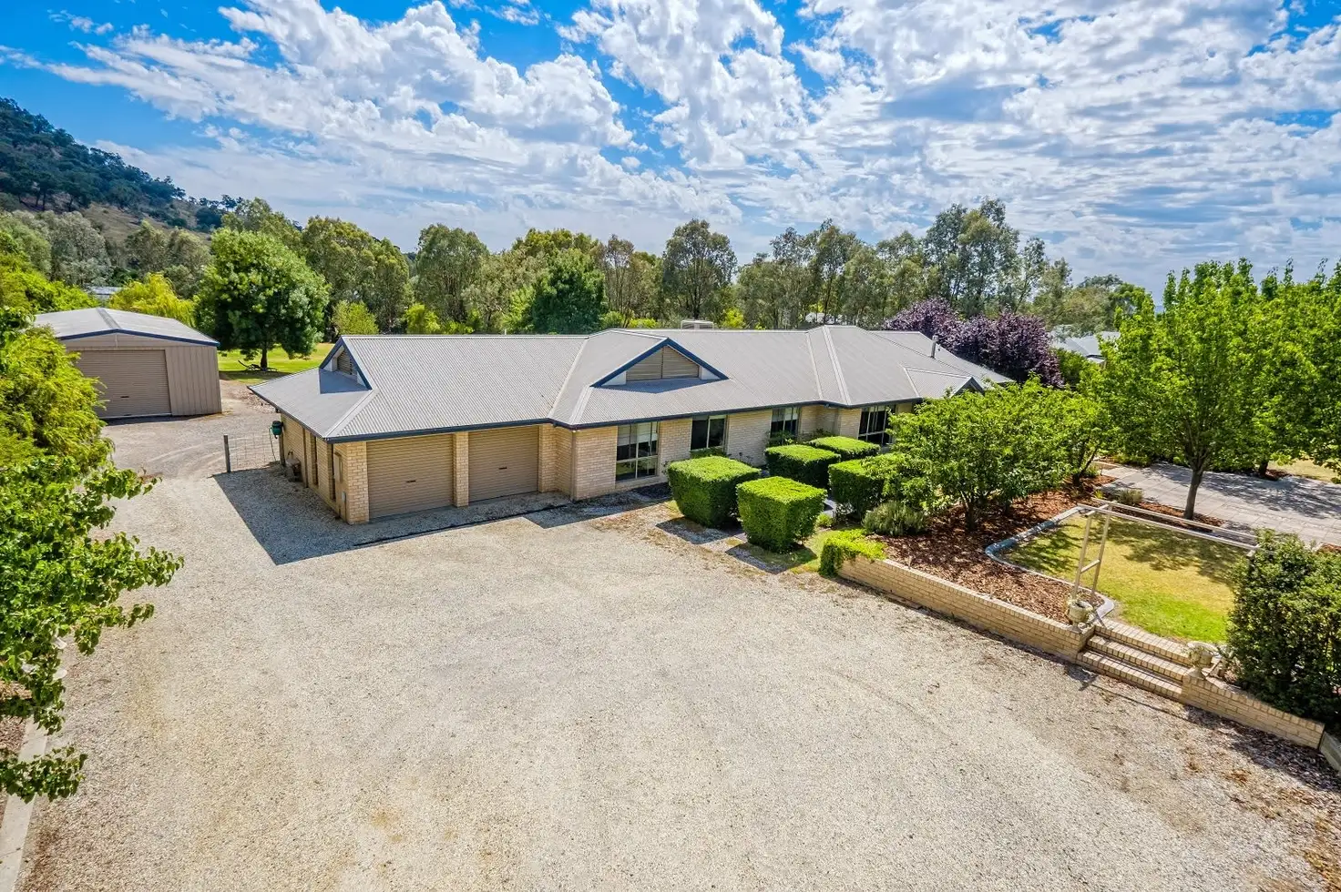 Main view of Homely house listing, 24 Innisfree Drive, Wodonga VIC 3690