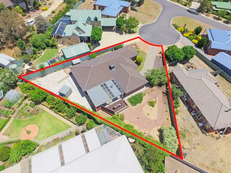 Second view of Homely house listing, 3 Ming Court, Kangaroo Flat VIC 3555