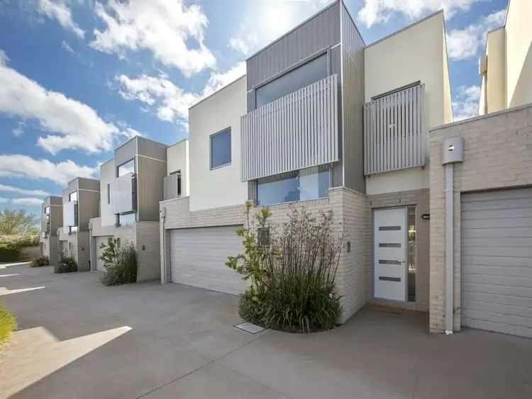 2/52 Wilsons Road, Mornington VIC 3931