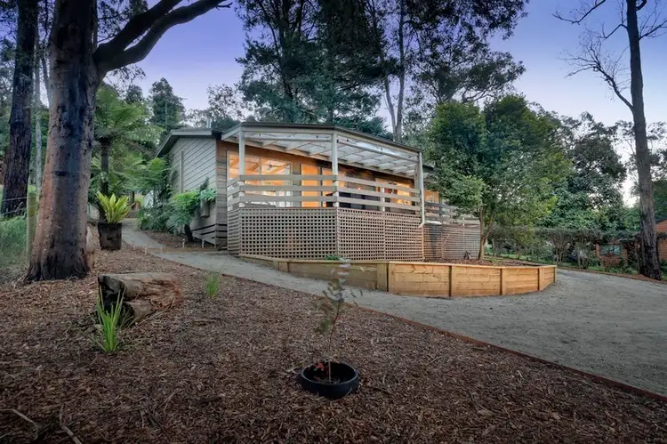 8 Edmunds Road, Cockatoo VIC 3781