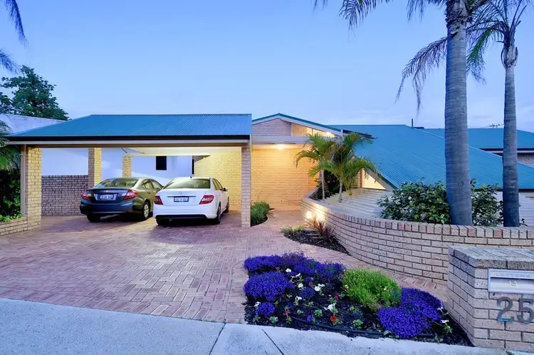 25 River Way, Salter Point WA 6152