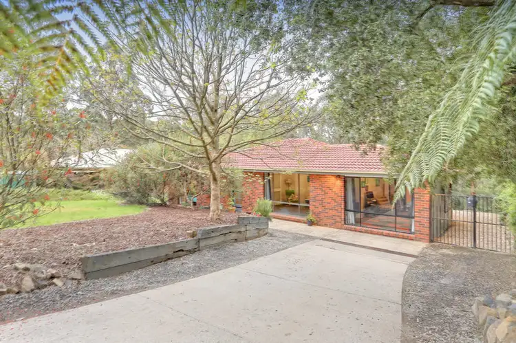 10 Waratah Way, Cockatoo VIC 3781