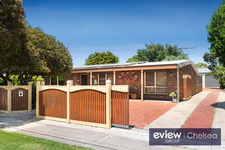 64 Embankment Grove, Chelsea VIC 3196
