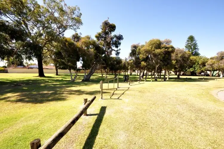 Sixth view of Homely villa listing, 3/25 Aerial Place, Morley WA 6062